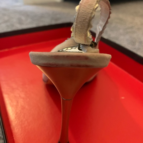 Heels - Picture 2 of 6